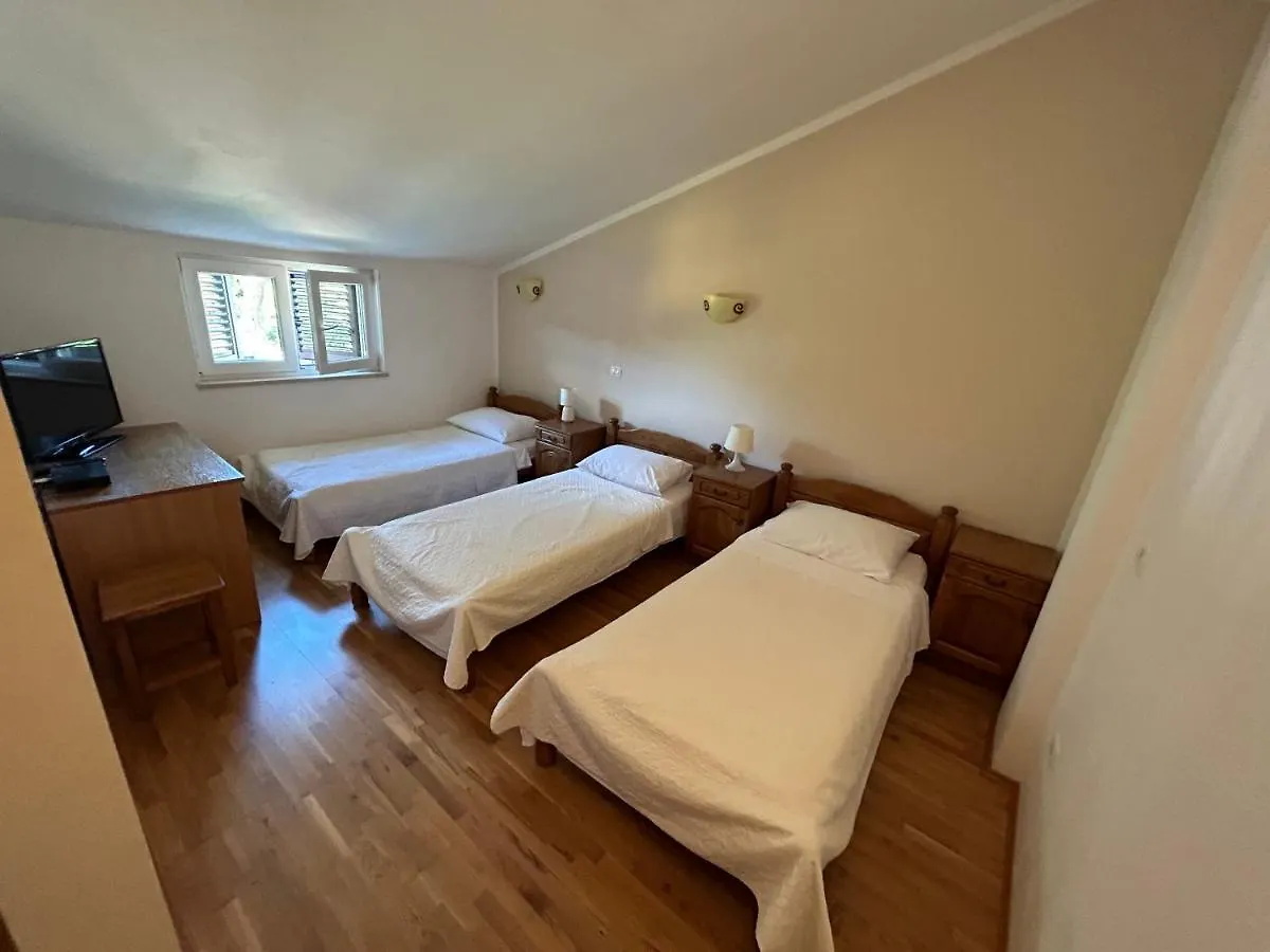Laco De Pelagius Rooms Novigrad Istria Alojamento de Acomodação e Pequeno-almoço