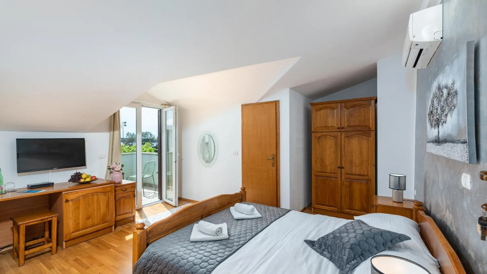 Laco De Pelagius Rooms Novigrad Istria Alojamento de Acomodação e Pequeno-almoço