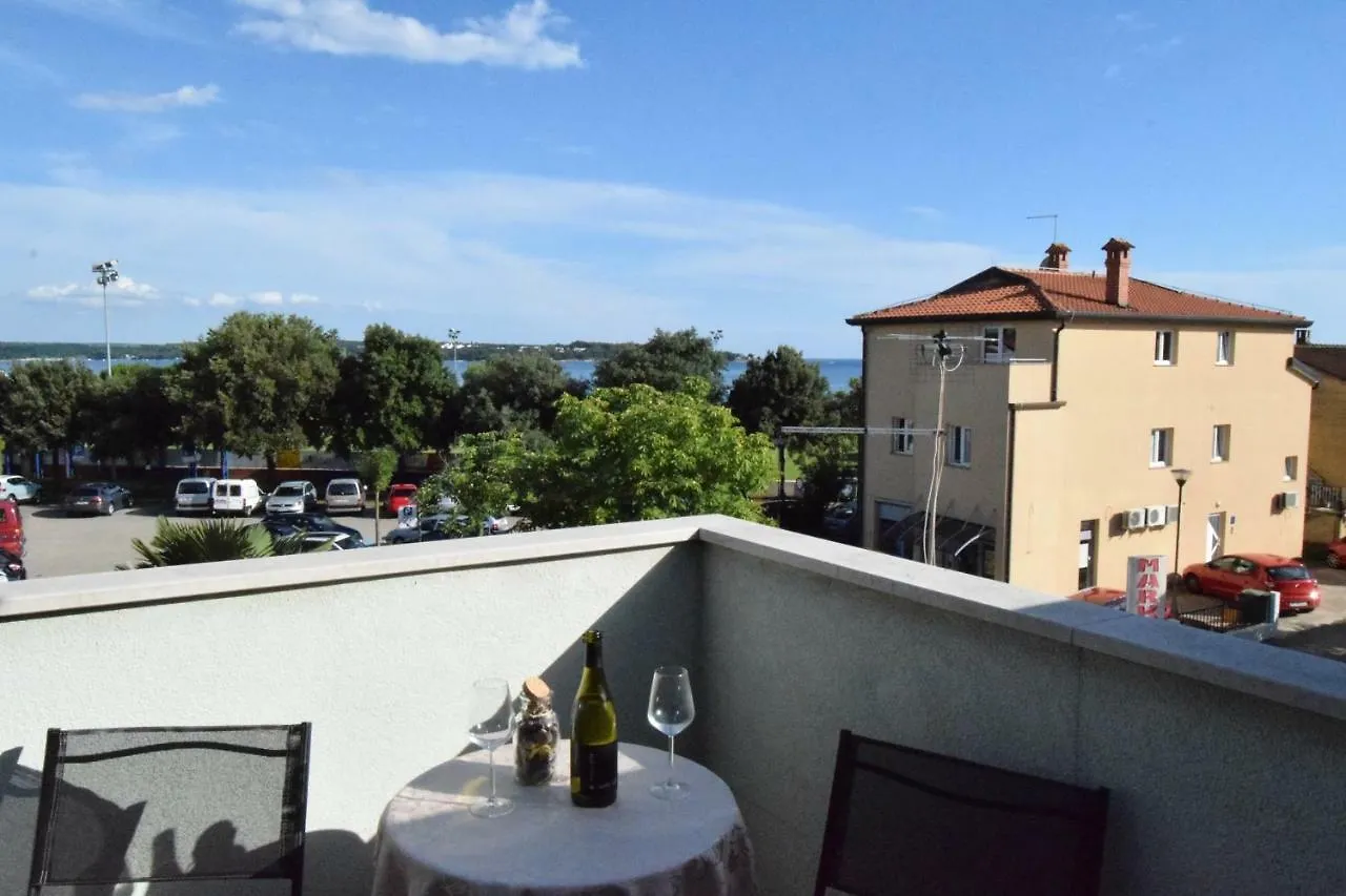 Laco De Pelagius Rooms Novigrad Istria Alojamento de Acomodação e Pequeno-almoço